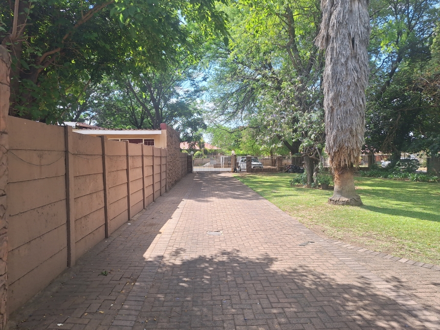 To Let 3 Bedroom Property for Rent in Bodorp North West